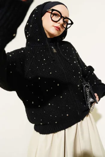 Short Hooded Knitted Cardigan with Pearls - Black