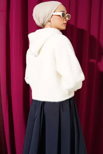 White Hooded Buttoned Short Knit Cardigan