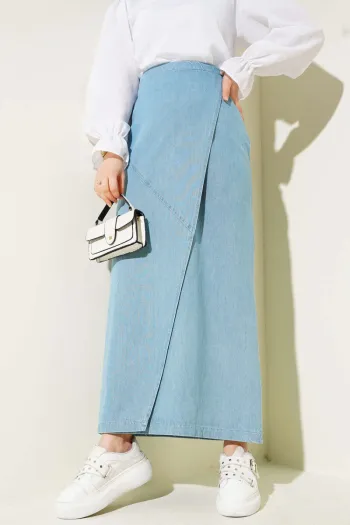 Buttoned Denim Skirt in Blue