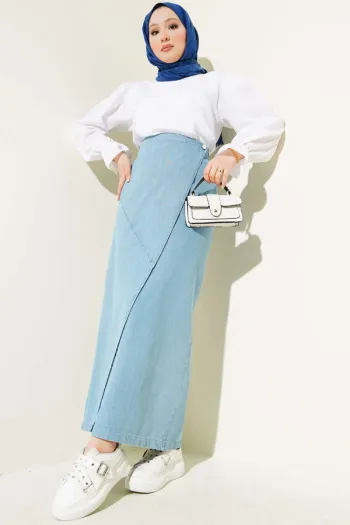 Buttoned Denim Skirt in Blue