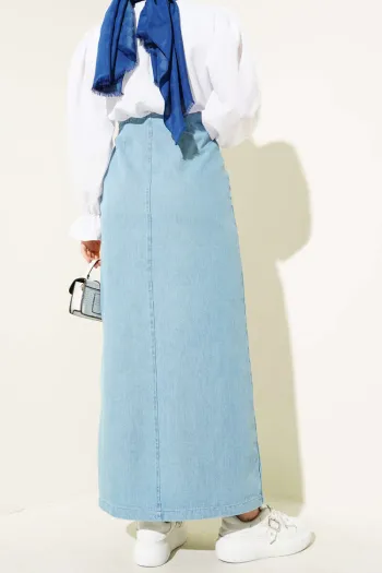 Buttoned Denim Skirt in Blue