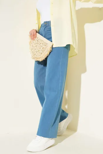 Loose Fit Ripped Hem Jeans Light Blue