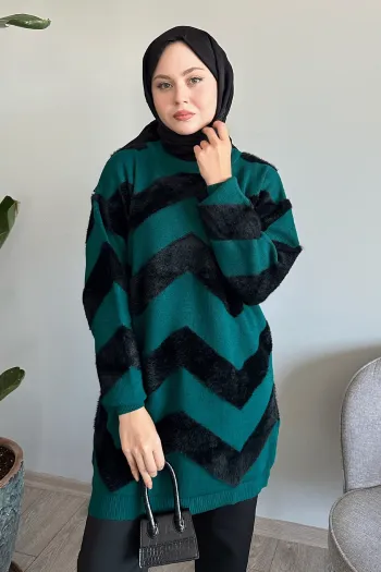 V-Shape Emerald Green Knitted Sweater