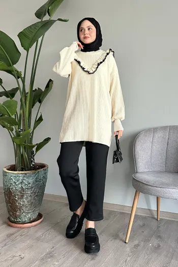 Elegant Ruffle Stitch Design Ecru Knit Sweater for Cozy Style