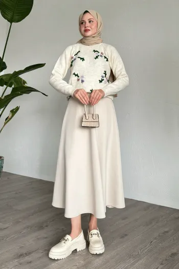 Floral Embroidered Cozy Sweater Off-White