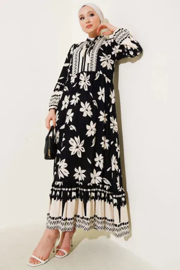 Floral Pattern Ruffled Collar Dress in Black