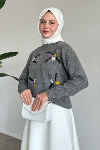 Floral Embroidered Cozy Sweater in Gray