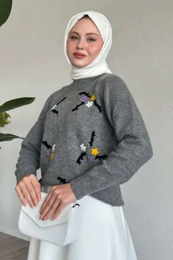 Floral Embroidered Cozy Sweater in Gray