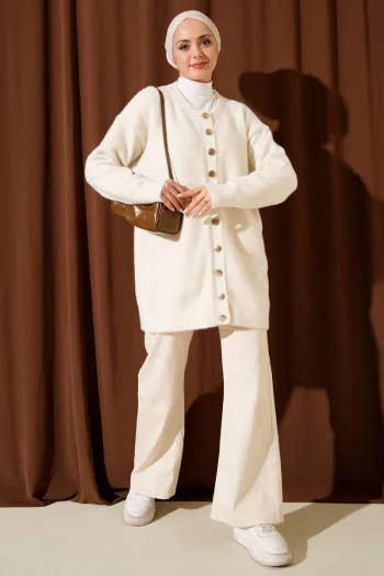 كارديجان حياكة أساسي بلون الكريمي مع أزرار ذهبية