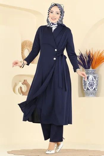 طقم لونه كحلي مكون من قطعتين مع أربطة