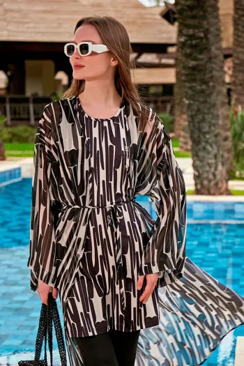 باريو نسائي منقوش باللون الأسود