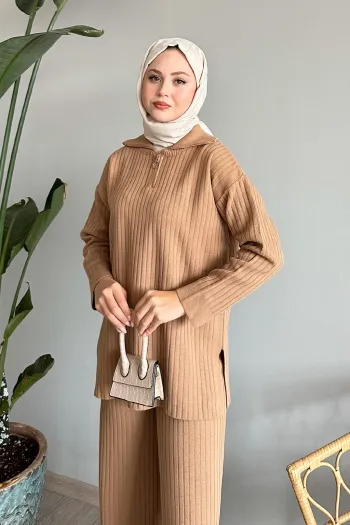 Camel Rib Knit Set with Side Slits for a Stylish Look