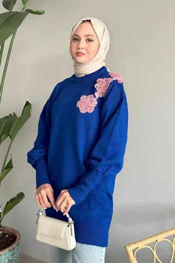 Cozy Saxe Blue Knitted Sweater Featuring Floral Accents