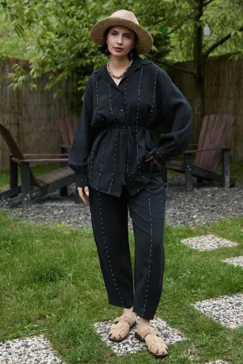 Black Two-Piece Suit with Seam Through