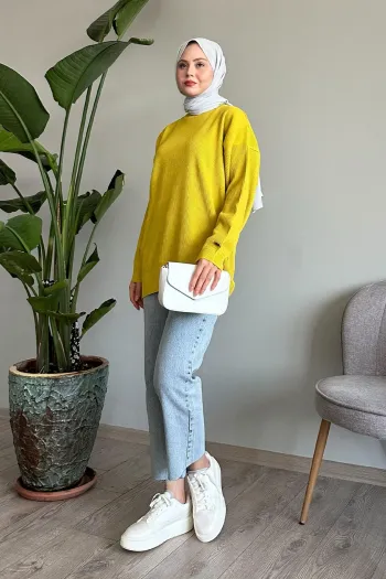 Basic Green Ribbed Knit Sweater with Oil Finish