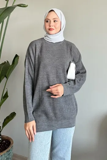 Essential Basic Grey Knitted Sweater for Comfortable Wear