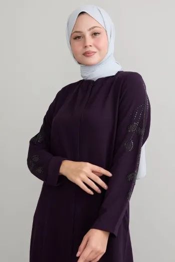 عباية دامسون بأكمام من أوراق الشجر واللؤلؤ