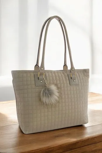 Women&#39;s Shoulder Bag with Accessories Vision