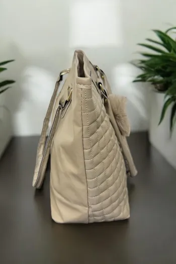 Women&#39;s Shoulder Bag with Accessories Vision
