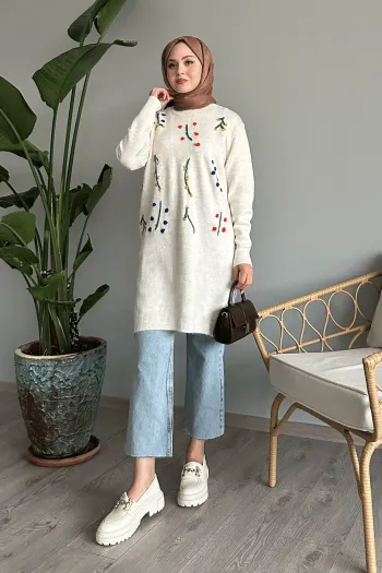 Handmade embroidered white knitted blouse
