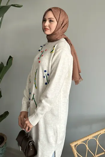 Handmade embroidered white knitted blouse
