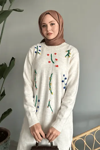 Handmade embroidered white knitted blouse